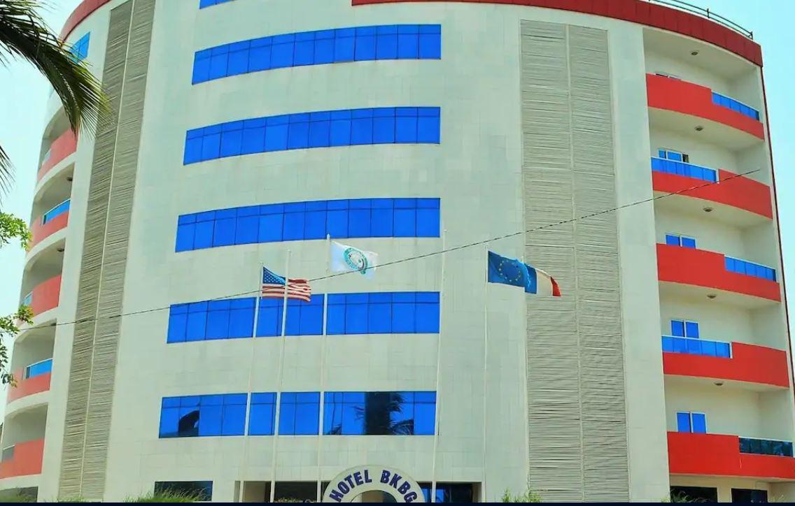 Hotel Bkbg لومي المظهر الخارجي الصورة